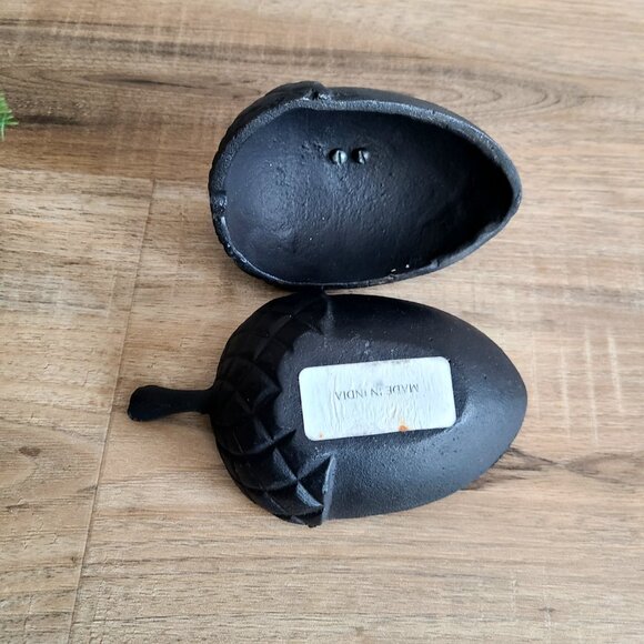 Cast iron squirrel on nut trinket dish with lid. - Picture 6 of 10